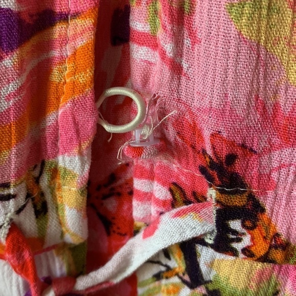 VINCE CAMUTO Floral Ruffle Sleeve Button Down Blouse - Picture 5 of 8